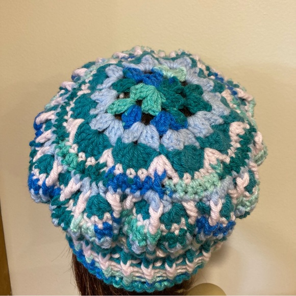 Ocean waves colors, hand knit, BoHo style, cap, with peaked visor, 4 season hat - Picture 8 of 9